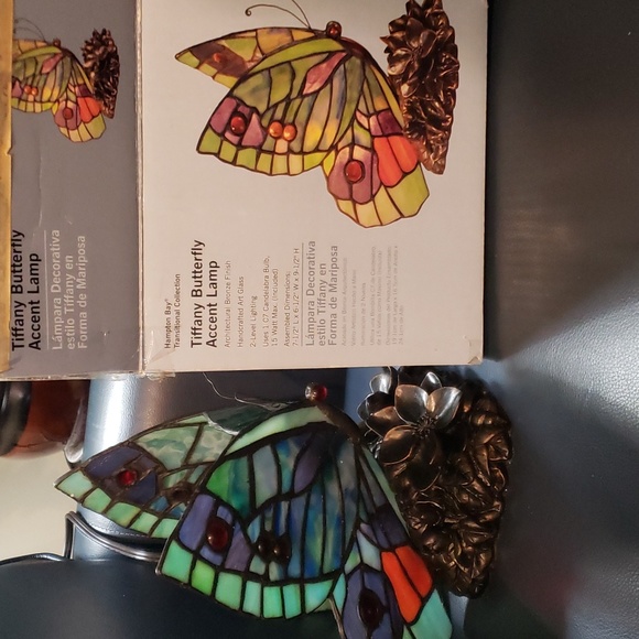 Tiffany butterfly accent lamp - Picture 5 of 5